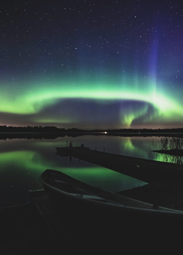 aurora borealis during night time