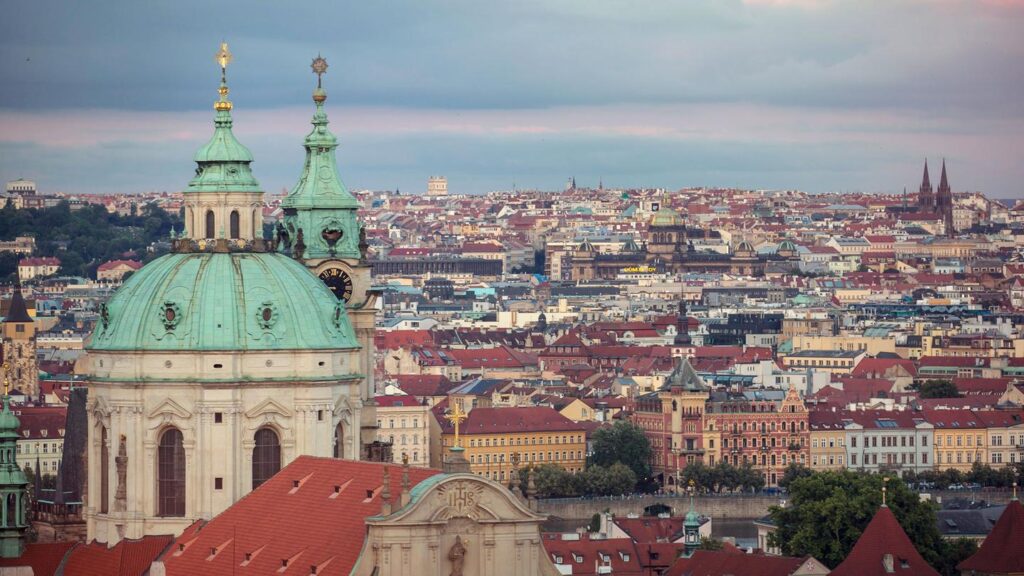 itinerary_lg_2Czech-Republic-Prague-Sunset-Cityscape-Shereen-Mroueh-2014-IMG2746-Processed-Lg-RGB
