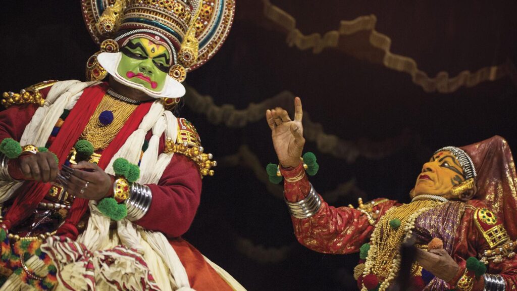 itinerary_lg_2India-Kochi-Kathakali-Dancers—M11663-Lg-CMYK