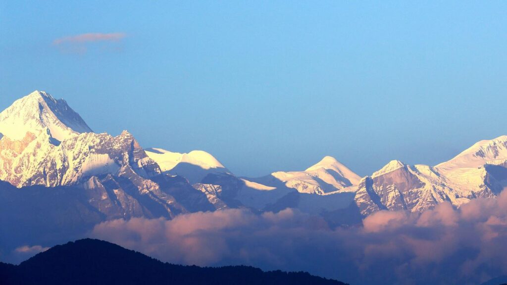 itinerary_lg_2Nepal-Annapurna-Mountain-Peaks-IS-45210256-Lg-RGB
