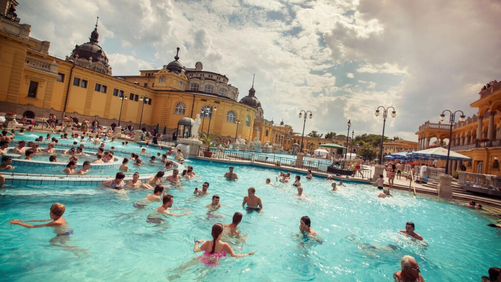 itinerary_lg_Hungary-Budapest-Szechenyi-Thermal-Bath-Pool-People-Swimming-Shereen-Mroueh-2014-IMG4083-Processed-Lg-RGB-web