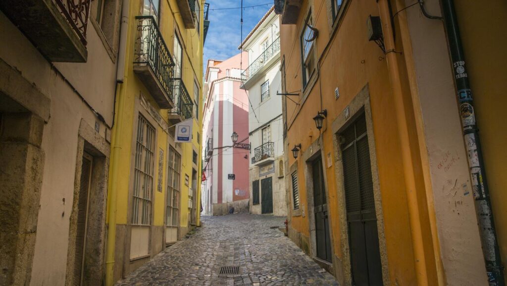 itinerary_lg_Portugal_Lisbon_Alfama_District_Street_Path_-_IMG0067_Lg_RGB