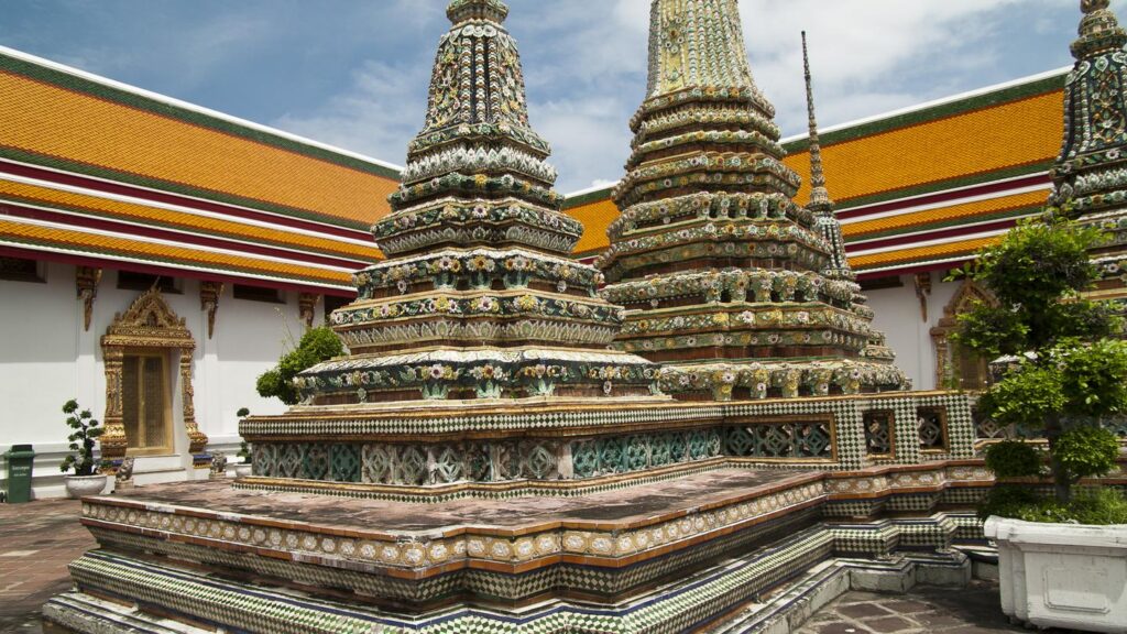 itinerary_lg_Thailand_Bangkok_Wat_Pho_Temple-Leo_Tamburri_2010-IMGP0698_Lg_RGB
